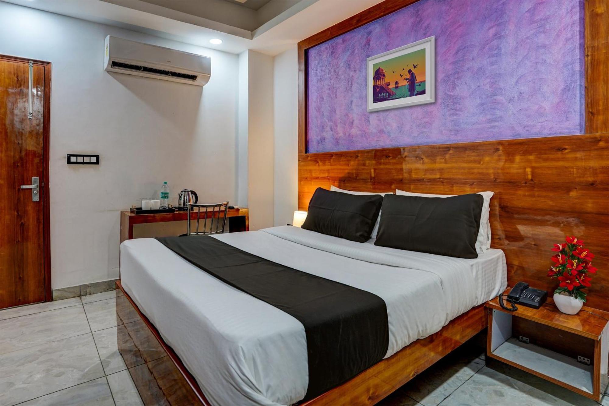 Hotel Hight Krone A Family Hotel Near Igi Airport Delhi Yeni Delhi Dış mekan fotoğraf