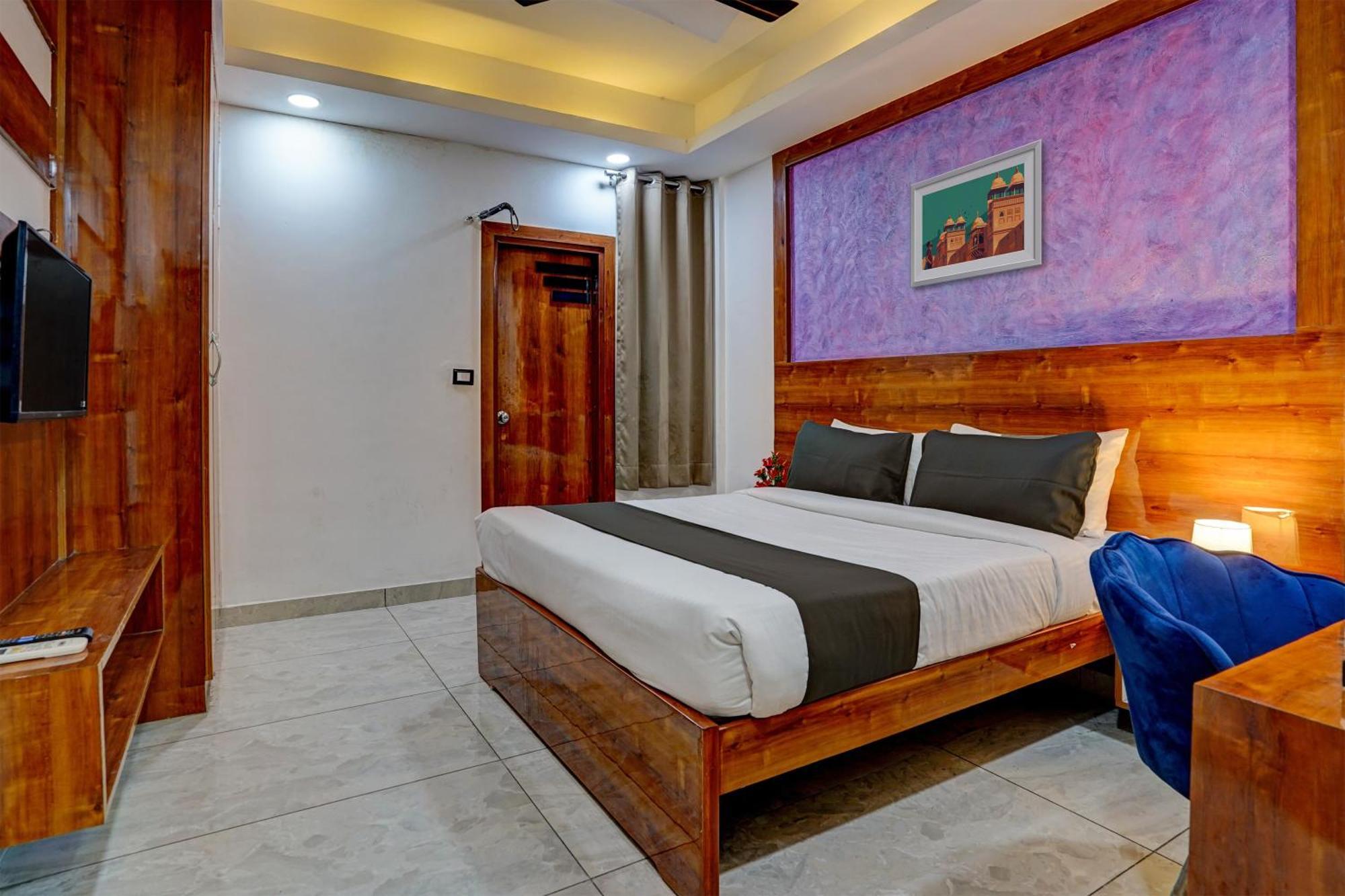 Hotel Hight Krone A Family Hotel Near Igi Airport Delhi Yeni Delhi Dış mekan fotoğraf