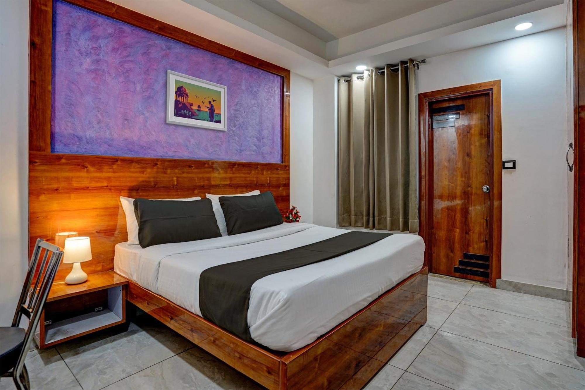 Hotel Hight Krone A Family Hotel Near Igi Airport Delhi Yeni Delhi Dış mekan fotoğraf