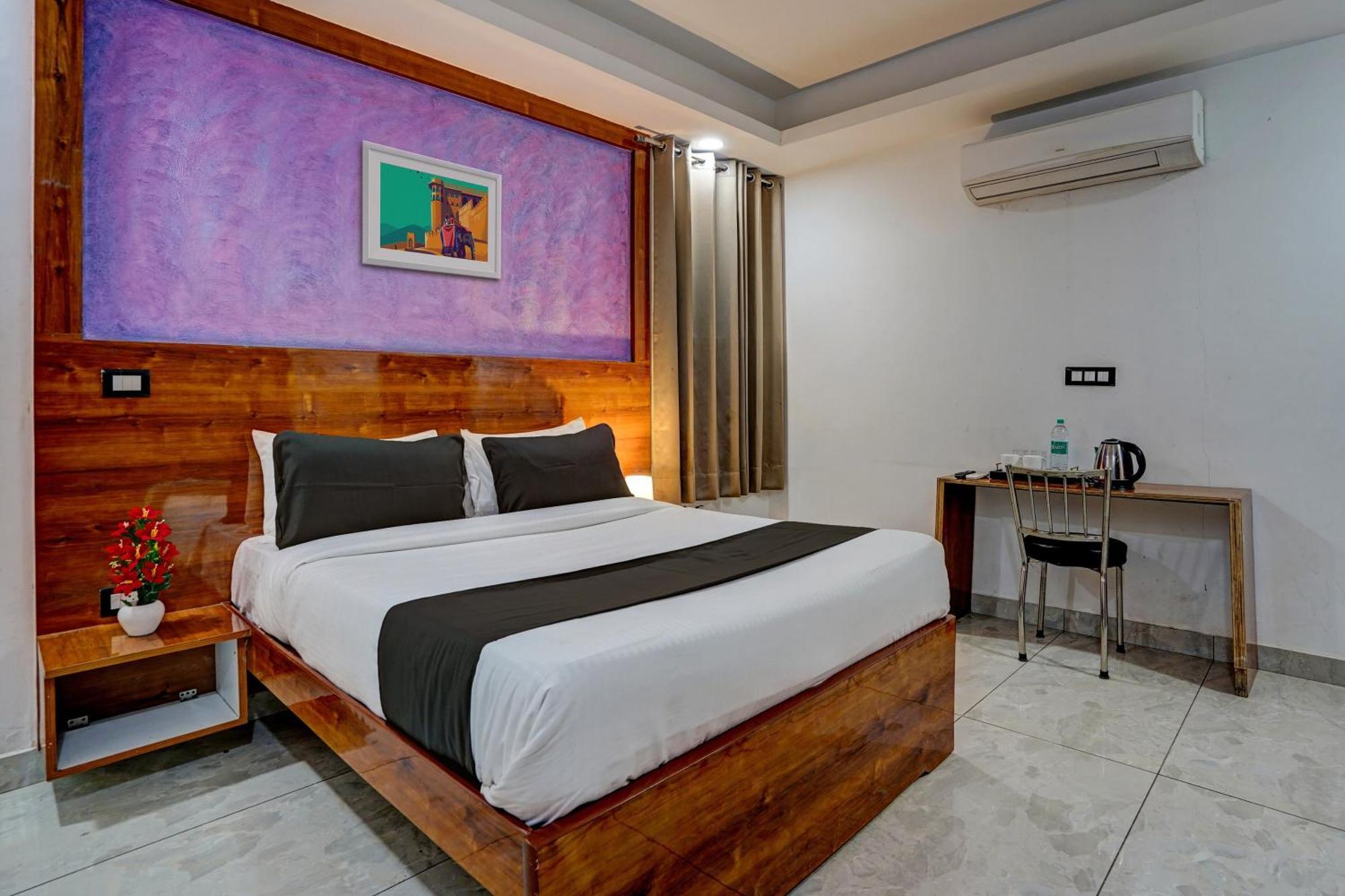 Hotel Hight Krone A Family Hotel Near Igi Airport Delhi Yeni Delhi Dış mekan fotoğraf