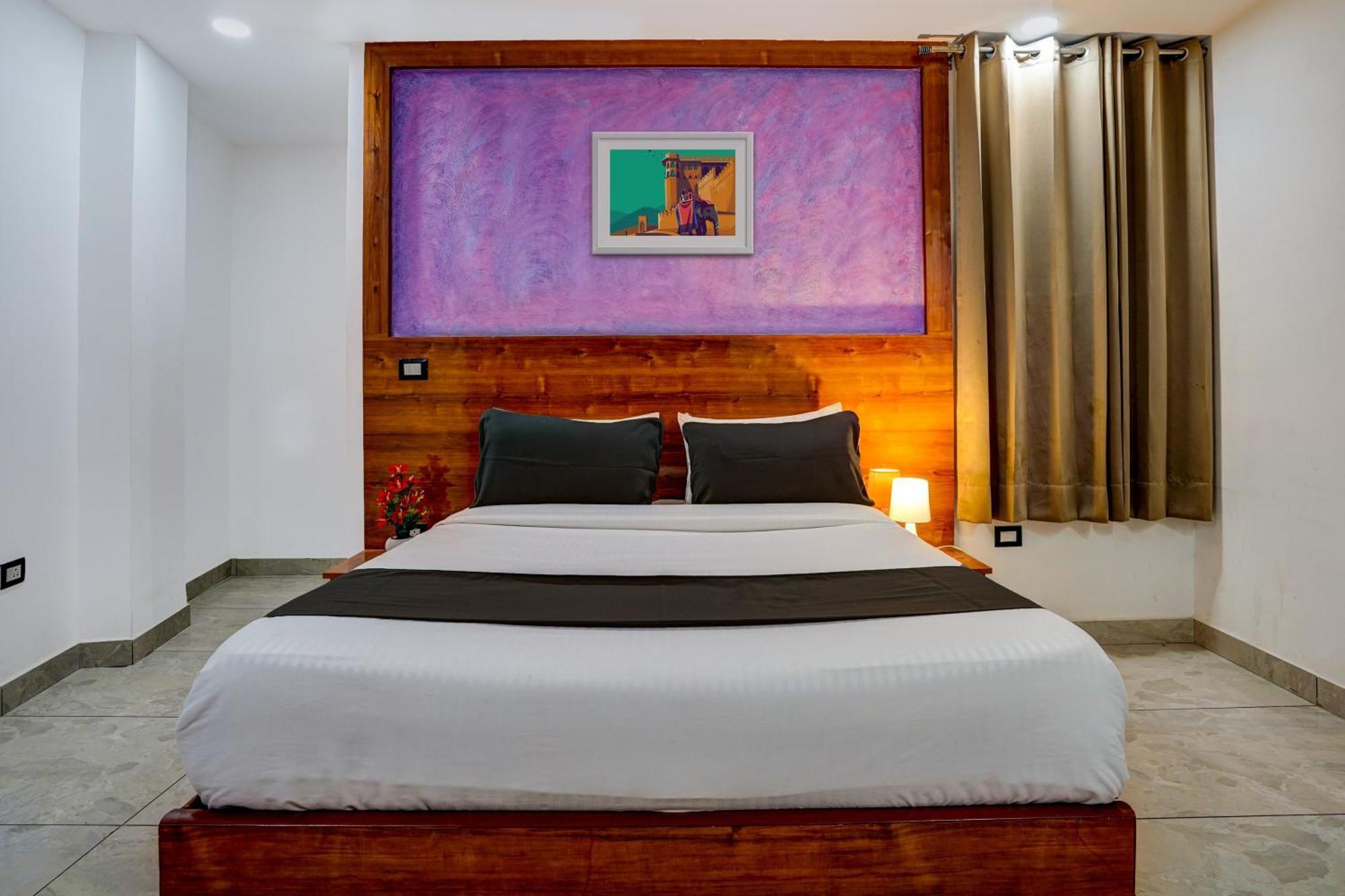 Hotel Hight Krone A Family Hotel Near Igi Airport Delhi Yeni Delhi Dış mekan fotoğraf