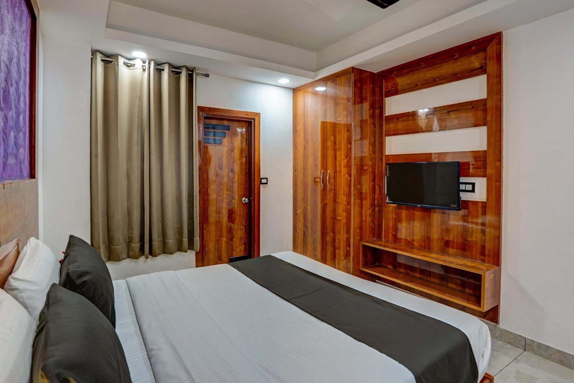Hotel Hight Krone A Family Hotel Near Igi Airport Delhi Yeni Delhi Dış mekan fotoğraf